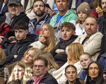 19.04.2026, Fussball Bundesliga 2025/2026, 30.Spieltag, FC Bayern München - VfB Stuttgart, in der Allianz-Arena München, Lennart Karl (re, FC Bayern München) auf der Tribüne mit Freundin Zoe Käppele (li)