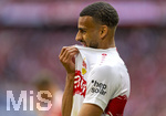 19.04.2026, Fussball Bundesliga 2025/2026, 30.Spieltag, FC Bayern München - VfB Stuttgart, in der Allianz-Arena München, Josha Vagnoman (Stuttgart) nachdenklich 