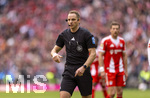 19.04.2026, Fussball Bundesliga 2025/2026, 30.Spieltag, FC Bayern München - VfB Stuttgart, in der Allianz-Arena München, Schiedsrichter Sören Storks