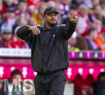 19.04.2026, Fussball Bundesliga 2025/2026, 30.Spieltag, FC Bayern München - VfB Stuttgart, in der Allianz-Arena München, Trainer Vincent Kompany (FC Bayern München) am Spielfeldrand 