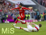 19.04.2026, Fussball Bundesliga 2025/2026, 30.Spieltag, FC Bayern München - VfB Stuttgart, in der Allianz-Arena München, v.li: Michael Olise (FC Bayern München) gegen Ramon Hendriks (Stuttgart) 