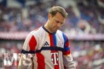 19.04.2026, Fussball Bundesliga 2025/2026, 30.Spieltag, FC Bayern München - VfB Stuttgart, in der Allianz-Arena München, Torwart Manuel Neuer (FC Bayern München) beim Aufwärmen nachdenklich 
