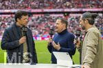 19.04.2026, Fussball Bundesliga 2025/2026, 30.Spieltag, FC Bayern München - VfB Stuttgart, in der Allianz-Arena München, v.li: Michael Ballack und Sportvorstand Max Eberl (Bayern München) am DAZN Mikrofon.