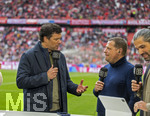 19.04.2026, Fussball Bundesliga 2025/2026, 30.Spieltag, FC Bayern München - VfB Stuttgart, in der Allianz-Arena München, v.li: Michael Ballack und Sportvorstand Max Eberl (Bayern München) am DAZN Mikrofon.