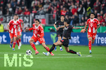 22.04.2026, Fussball DFB-Pokal  2025/2026 Halbfinale, Bayer Leverkusen - FC Bayern München, in der BayArena Leverkusen. Jamal Musiala (FC Bayern München) , Exequiel Palacios (Bayer Leverkusen)  