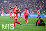 22.04.2026, Fussball DFB-Pokal  2025/2026 Halbfinale, Bayer Leverkusen - FC Bayern München, in der BayArena Leverkusen. Luis Diaz (FC Bayern München) erzielt das Tor zum 0:2, Winkt aber mit dem Finger, 