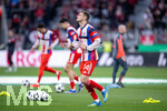 22.04.2026, Fussball DFB-Pokal  2025/2026 Halbfinale, Bayer Leverkusen - FC Bayern München, in der BayArena Leverkusen. Josip Stanisic (FC Bayern München)  