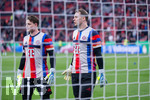 22.04.2026, Fussball DFB-Pokal  2025/2026 Halbfinale, Bayer Leverkusen - FC Bayern München, in der BayArena Leverkusen. Jonas Urbig (FC Bayern München), Manuel Neuer (FC Bayern München)  