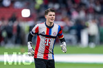 22.04.2026, Fussball DFB-Pokal  2025/2026 Halbfinale, Bayer Leverkusen - FC Bayern München, in der BayArena Leverkusen. Jannis Bärtl (FC Bayern München)  