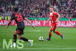 22.04.2026, Fussball DFB-Pokal  2025/2026 Halbfinale, Bayer Leverkusen - FC Bayern München, in der BayArena Leverkusen. Exequiel Palacios (Bayer Leverkusen)  , Joshua Kimmich (FC Bayern München)