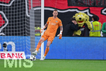 22.04.2026, Fussball DFB-Pokal  2025/2026 Halbfinale, Bayer Leverkusen - FC Bayern München, in der BayArena Leverkusen. Torwart Mark Flekken (Bayer Leverkusen)  



