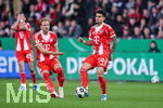 22.04.2026, Fussball DFB-Pokal  2025/2026 Halbfinale, Bayer Leverkusen - FC Bayern München, in der BayArena Leverkusen. Aleksander Pavlovic (FC Bayern München), Harry Kane (FC Bayern München) , Luis Diaz (FC Bayern München)


