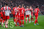 22.04.2026, Fussball DFB-Pokal  2025/2026 Halbfinale, Bayer Leverkusen - FC Bayern München, in der BayArena Leverkusen. Luis Diaz (FC Bayern München) freut sich über das Tor zum 0:2 mit der Mannschaft, 


