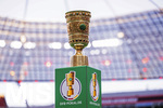 22.04.2026, Fussball DFB-Pokal  2025/2026 Halbfinale, Bayer Leverkusen - FC Bayern München, in der BayArena Leverkusen. Der Pokal steht auf der Stele bereit.


