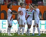 25.04.2026, Fussball 1. Bundesliga 2025/2026, 31.Spieltag, FC Augsburg - Eintracht Frankfurt, in der WWK-Arena Augsburg. Torjubel nach dem 1:0 Han-Noah Massengo (FC Augsburg), Anton Kade (FC Augsburg), Robin Fellhauer (Augsburg), 
 

