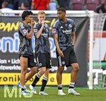 25.04.2026, Fussball 1. Bundesliga 2025/2026, 31.Spieltag, FC Augsburg - Eintracht Frankfurt, in der WWK-Arena Augsburg. Traurige Frankfurter
 

