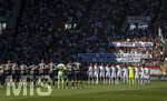 25.04.2026, Fussball 1. Bundesliga 2025/2026, 31.Spieltag, FC Augsburg - Eintracht Frankfurt, in der WWK-Arena Augsburg. Vor dem Spiel Gedenken im Stadion an den verstorbenen Torhüter Alexander Manninger (ehemals FCA).