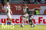 25.04.2026, Fussball 1. Bundesliga 2025/2026, 31.Spieltag, FC Augsburg - Eintracht Frankfurt, in der WWK-Arena Augsburg. v.li: Han-Noah Massengo (FC Augsburg), gegen Arnaud Kalimuendo (Eintracht Frankfurt) 