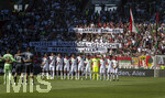 25.04.2026, Fussball 1. Bundesliga 2025/2026, 31.Spieltag, FC Augsburg - Eintracht Frankfurt, in der WWK-Arena Augsburg. Vor dem Spiel Gedenken im Stadion an den verstorbenen Torhüter Alexander Manninger (ehemals FCA).
