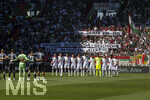 25.04.2026, Fussball 1. Bundesliga 2025/2026, 31.Spieltag, FC Augsburg - Eintracht Frankfurt, in der WWK-Arena Augsburg. Vor dem Spiel Gedenken im Stadion an den verstorbenen Torhüter Alexander Manninger (ehemals FCA).