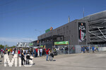 25.04.2026, Fussball 1. Bundesliga 2025/2026, 31.Spieltag, FC Augsburg - Eintracht Frankfurt, in der WWK-Arena Augsburg.  Aussenansicht der WWK-Arena vor dem Spiel. 