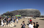 25.04.2026, Fussball 1. Bundesliga 2025/2026, 31.Spieltag, FC Augsburg - Eintracht Frankfurt, in der WWK-Arena Augsburg.  Aussenansicht der WWK-Arena vor dem Spiel. 