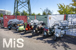 25.04.2026, Fussball 1. Bundesliga 2025/2026, 31.Spieltag, FC Augsburg - Eintracht Frankfurt, in der WWK-Arena Augsburg. Vor dem Spiel ein Vespa-Roller-Korso von FCA-Fans zum Stadion, 
