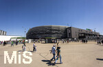 25.04.2026, Fussball 1. Bundesliga 2025/2026, 31.Spieltag, FC Augsburg - Eintracht Frankfurt, in der WWK-Arena Augsburg.  Aussenansicht der WWK-Arena vor dem Spiel. 