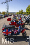 25.04.2026, Fussball 1. Bundesliga 2025/2026, 31.Spieltag, FC Augsburg - Eintracht Frankfurt, in der WWK-Arena Augsburg. Vor dem Spiel ein Vespa-Roller-Korso von FCA-Fans zum Stadion, 