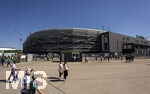 25.04.2026, Fussball 1. Bundesliga 2025/2026, 31.Spieltag, FC Augsburg - Eintracht Frankfurt, in der WWK-Arena Augsburg.  Aussenansicht der WWK-Arena vor dem Spiel. 