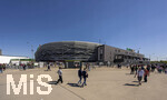 25.04.2026, Fussball 1. Bundesliga 2025/2026, 31.Spieltag, FC Augsburg - Eintracht Frankfurt, in der WWK-Arena Augsburg.  Aussenansicht der WWK-Arena vor dem Spiel. 