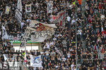 25.04.2026, Fussball 1. Bundesliga 2025/2026, 31.Spieltag, FC Augsburg - Eintracht Frankfurt, in der WWK-Arena Augsburg. Fans Frankfurt in ihrem Block 