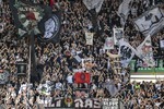 25.04.2026, Fussball 1. Bundesliga 2025/2026, 31.Spieltag, FC Augsburg - Eintracht Frankfurt, in der WWK-Arena Augsburg. Fans Frankfurt in ihrem Block 