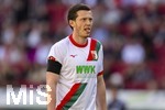 25.04.2026, Fussball 1. Bundesliga 2025/2026, 31.Spieltag, FC Augsburg - Eintracht Frankfurt, in der WWK-Arena Augsburg. Michael Gregoritsch (Augsburg) müde.