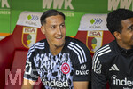 25.04.2026, Fussball 1. Bundesliga 2025/2026, 31.Spieltag, FC Augsburg - Eintracht Frankfurt, in der WWK-Arena Augsburg. Younes Ebnoutalib (Eintracht Frankfurt) auf der Bank. 