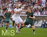 26.04.2026, Fussball 1. Bundesliga 2025/2026, 31.Spieltag, VfB Stuttgart - SV Werder Bremen, in der MHP-Arena Stuttgart, v.l. Ermedin Demirovic (Stuttgart) gegen Amos Pieper (Werder Bremen) 

