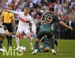 26.04.2026, Fussball 1. Bundesliga 2025/2026, 31.Spieltag, VfB Stuttgart - SV Werder Bremen, in der MHP-Arena Stuttgart, Chris Führich (Stuttgart) gegen Maximilian Wöber (Werder Bremen) 

