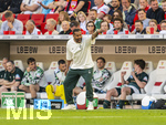 26.04.2026, Fussball 1. Bundesliga 2025/2026, 31.Spieltag, VfB Stuttgart - SV Werder Bremen, in der MHP-Arena Stuttgart, Trainer Daniel Thioune (Werder Bremen) in Rage an der Seitenlinie.