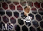 26.04.2026, Fussball 1. Bundesliga 2025/2026, 31.Spieltag, VfB Stuttgart - SV Werder Bremen, in der MHP-Arena Stuttgart, Torwart Alexander Nübel (Stuttgart) beim Aufwärmen hinter dem Tornetz.