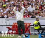 26.04.2026, Fussball 1. Bundesliga 2025/2026, 31.Spieltag, VfB Stuttgart - SV Werder Bremen, in der MHP-Arena Stuttgart, Trainer Daniel Thioune (Werder Bremen) in Rage an der Seitenlinie. 
