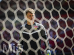 26.04.2026, Fussball 1. Bundesliga 2025/2026, 31.Spieltag, VfB Stuttgart - SV Werder Bremen, in der MHP-Arena Stuttgart, Torwart Alexander Nübel (Stuttgart) beim Aufwärmen hinter dem Tornetz.
