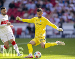26.04.2026, Fussball 1. Bundesliga 2025/2026, 31.Spieltag, VfB Stuttgart - SV Werder Bremen, in der MHP-Arena Stuttgart, Torwart Mio Backhaus (Werder Bremen) Schuss.