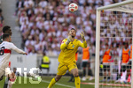 26.04.2026, Fussball 1. Bundesliga 2025/2026, 31.Spieltag, VfB Stuttgart - SV Werder Bremen, in der MHP-Arena Stuttgart, Torwart Mio Backhaus (Werder Bremen) fixiert den Ball.