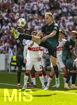 26.04.2026, Fussball 1. Bundesliga 2025/2026, 31.Spieltag, VfB Stuttgart - SV Werder Bremen, in der MHP-Arena Stuttgart, Amos Pieper (Werder Bremen) streckt den Fuss zum Ball. 