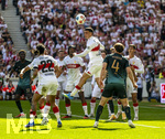 26.04.2026, Fussball 1. Bundesliga 2025/2026, 31.Spieltag, VfB Stuttgart - SV Werder Bremen, in der MHP-Arena Stuttgart, Bilal El Khannouss (Stuttgart) Kopfball. Niklas Stark (Werder Bremen) Lorenz Assignon (Stuttgart) 