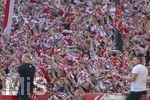 26.04.2026, Fussball 1. Bundesliga 2025/2026, 31.Spieltag, VfB Stuttgart - SV Werder Bremen, in der MHP-Arena Stuttgart, Fans Stuttgart feuern ihr Team an.