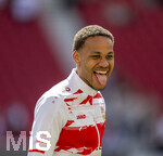 26.04.2026, Fussball 1. Bundesliga 2025/2026, 31.Spieltag, VfB Stuttgart - SV Werder Bremen, in der MHP-Arena Stuttgart, Nikolas Nartey (Stuttgart) zeigt die Zunge beim Aufwärmen 
