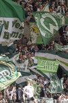 26.04.2026, Fussball 1. Bundesliga 2025/2026, 31.Spieltag, VfB Stuttgart - SV Werder Bremen, in der MHP-Arena Stuttgart, Fans Bremen schwenken ihre Fahnen