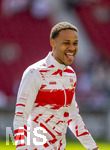 26.04.2026, Fussball 1. Bundesliga 2025/2026, 31.Spieltag, VfB Stuttgart - SV Werder Bremen, in der MHP-Arena Stuttgart, Nikolas Nartey (Stuttgart) zeigt die Zunge beim Aufwärmen 