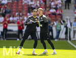 26.04.2026, Fussball 1. Bundesliga 2025/2026, 31.Spieltag, VfB Stuttgart - SV Werder Bremen, in der MHP-Arena Stuttgart, Torwart Alexander Nübel (re, Stuttgart) und Torwart Fabian Bredlow (Stuttgart) beim Aufwärmen.